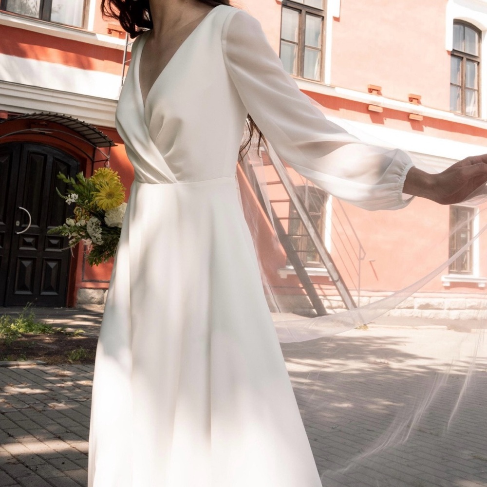 Elegant Wedding White V-Neck Dress